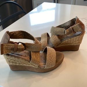 BKE heels from the Buckle, sz 8M, adjustable strap, worn a few times